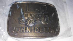 lot 38 image: John Deere Belt Buckle Tractor