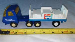 lot 50 image: Tonka Pepsi Delivery Truck Semi.