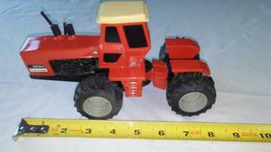 lot 53 image: Allis Chalmers 8550 Tractor  ERTL