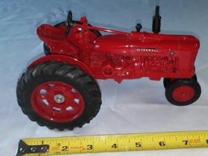 lot 54 image: Farmall H Tractor.