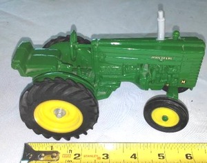 lot 61 image: John Deere Model M tractor No. 2106