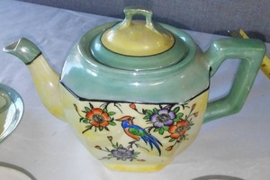 lot 92 image: Vintage Tea Set