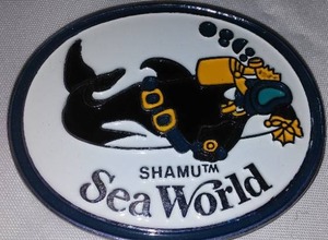 lot 111 image: Sea World Shamu Belt Buckle 1980