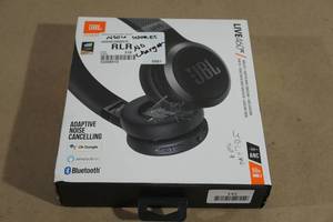 JBL Live 460NC Noise Cancelling Bluetooth Over Ear Headphones