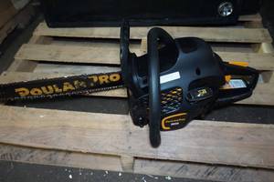 Poulan Pro 18 Gas Chainsaw with Case