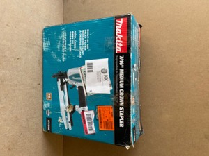 Makita 716 in. x 16-Gauge Medium Crown Stapler Customer return not tested