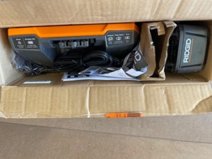 RIDGID 18V Lithium-Ion MAX Output 4.0 Ah Battery and Charger Starter Kit