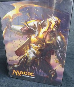 MAGIC THE GATHERING TRADING CARDS & MAGIC THE GATHERING BINDER