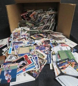 HUGE LOT OF SPORTS CARDS