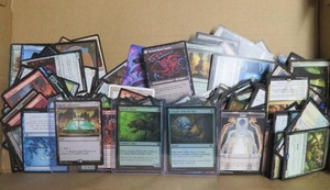 LOT OF MAGIC THE GATHERING CARDS