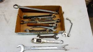 Assorted wrenches