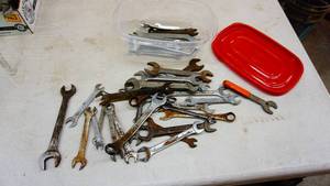 Assorted wrenches