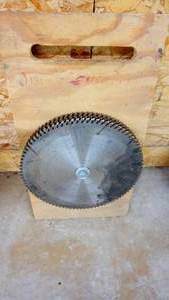 12 Circular saw blades