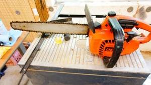 Castor 330 Chain Saw