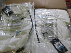 lot 52 image: case of 36 new nike mens medium  ba...