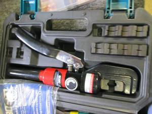 lot 140 image: new hydraulic crimping tool opened ...