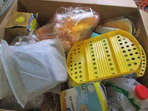 lot 280 image: box of cleaning supplies ...