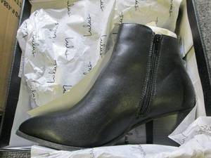 lot 327 image: case of 9 lulus size 6 to 9 illusio...