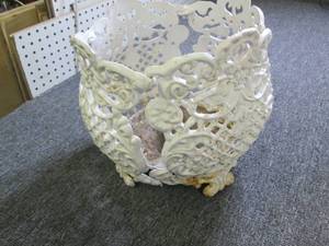 lot 468 image: metal planter holder ...