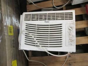 lot 479 image: haier air conditioner turns on and b...