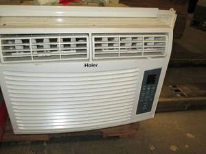 lot 480 image: haier airconditioner turns on and blo...
