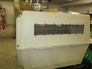 lot 488 image: large dog kennel ...