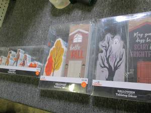 lot 507 image: 3 halloweenfall table decor...