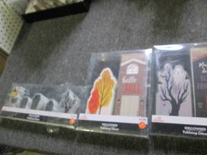 lot 508 image: 3 halloweenfall table decor...