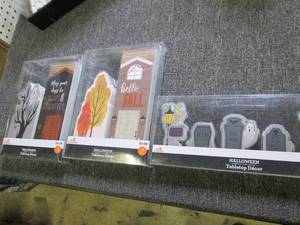 lot 509 image: 3 halloweenfall table decor...