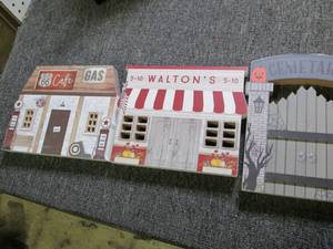 lot 511 image: 3 halloweenfall table decor ...