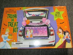 lot 536 image: new disney princess trunk or treat ...