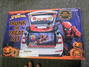 lot 543 image: new marvel spiderman trunk or treat...
