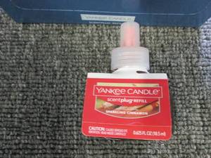 lot 552 image: 6 new yankee candle scent plug refi...