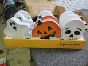 lot 567 image: case of halloween appetizer plates ...