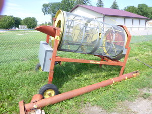Farm King Grain Cleaner