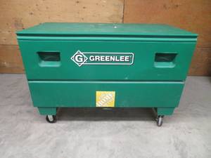 GREENLEE METAL TOOL BOX ON CASTORS