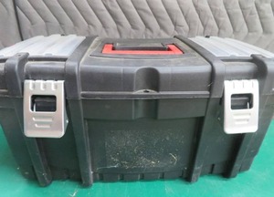 HEAVY DUTY TOOL BOX