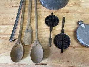 lot 95 image: Lot of Various Vintage Cookware Items