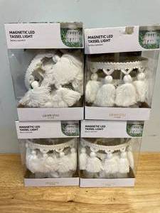 lot 56 image: Lot of 4 Battery Powered Decorative Lights