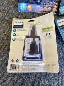 lot 4 image: Lot of 6 Phillips Exterior Light Timers with Remote