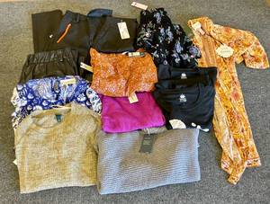 lot 130 image: Lot of Womens Size XS-M Clothing.  