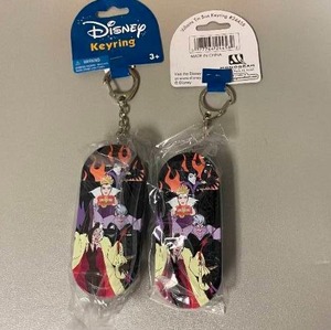 lot 144 image: Lot of 12 Disney Villains Keepsake Keychains