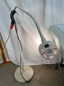 MSRP $600&nbspMidmark Ritter 152-001 Gooseneck Halogen Medical Patient Examination Light - GREAT WORKING CONDITION
