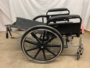 MSRP $1800 Invacare 9000 XT Series Reclining Patient Collapsible Wheelchair - Good Condition - Missing Footrests &amp Headrest