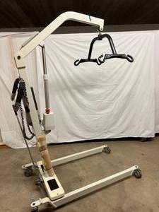 MSRP $2500 Invacare Power Patient Lift 400lb Capacity With Battery &amp Charger - Great Working Condition - Just Plug Into a Regular Light Socket When Not In Use To Charge