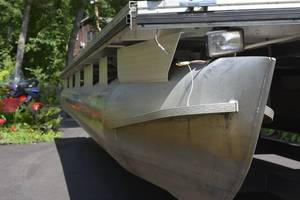 1991 24 Sun Tracker Party Barge Pontoon