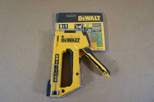 lot 35 image: Dewalt Multi-Tacker Staple Gun