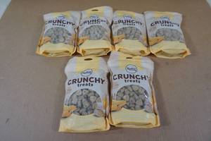 lot 60 image: Nutro Crunchy Pet Treats -Banana Flavor