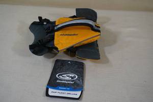 lot 75 image: Stohlquist Pup Float Deluxe Floatation Device - XXS