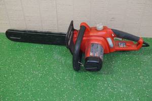 lot 137 image: Homelite Electric Chain Saw - 16